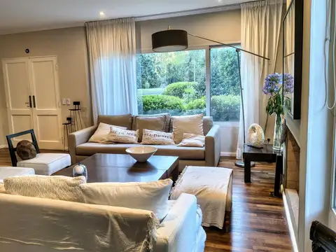 Casa en Alquiler Temporal en Ayres De Pilar, USD 2.800