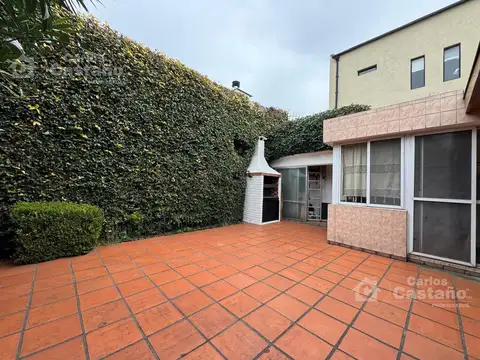 Excelente Chalet 4 Ambientes con Jardín y Cochera – A 4 C/ de Av. Maipú