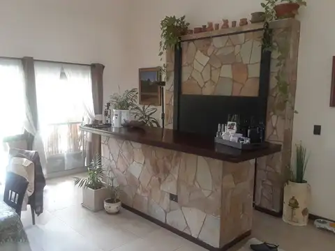 Casa en Venta en Countries y Barrios Cerrados en Francisco Álvarez, USD 330.000