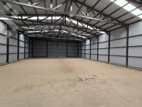 Alquiler Galpón 420m2 - Sobre Calle Trenque Lauquen - Neuquén Capital