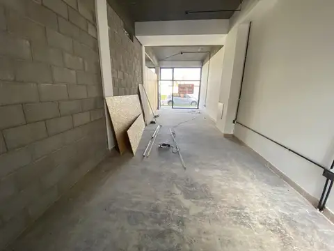 Venta Local comercial a estrenar en Lobos