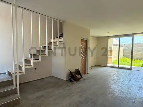 Venta de Duplex  en Barrio Esmeralda, Santa Fe.