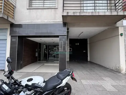 COCHERA FIJA CUBIERTA EN VENTA EN ALMAGRO