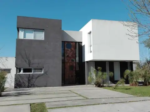 Casa en Venta en Haras Santa María, USD 280.000