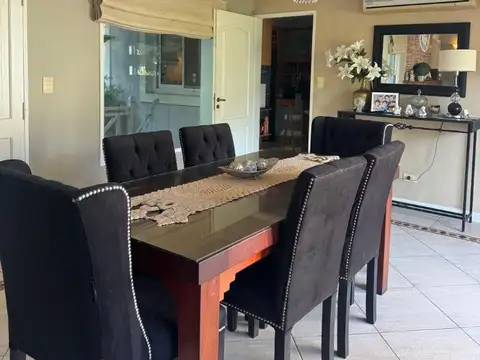 Casa 4 ambientes con 4 baños