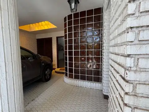 CASA EN VENTA 3 DORMITORIOS CON PILETA Y QUINCHO
