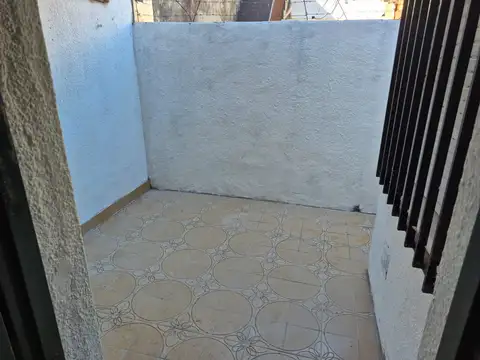 Depto Tipo Casa en Alquiler de 1 dormitorio