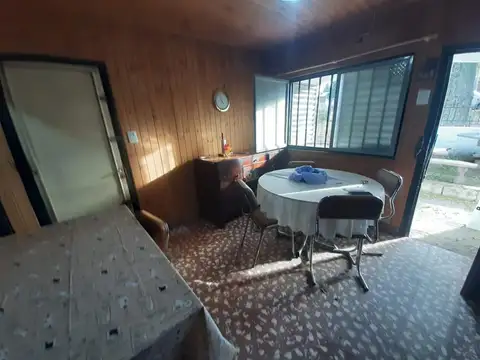 Casa 2 ambientes con 1 baño