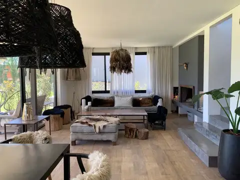 Venta de casa en Lagoon Pilar
