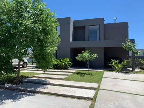 Casa en Venta en Lagoon Pilar, USD 310.000