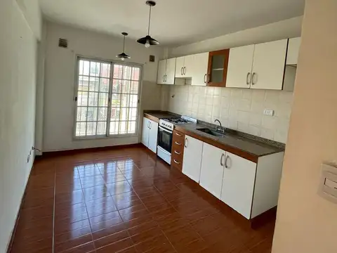 Depto Tipo Casa en Alquiler de 2 dormitorios