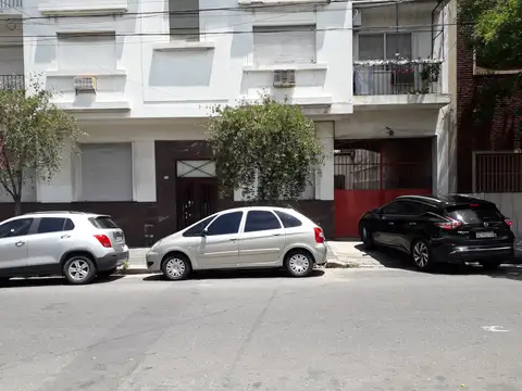 Alquiler Galpon 400 m2 con vivienda