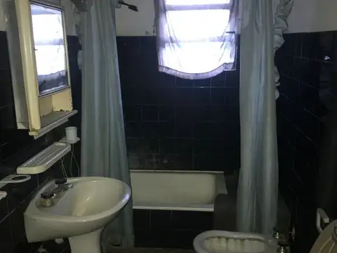 LARREA Nº 688 E/ LUGONES Y GAEBERLER