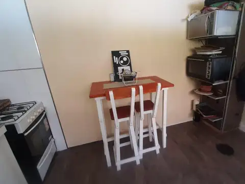 Casa 2 ambientes con 1 baño