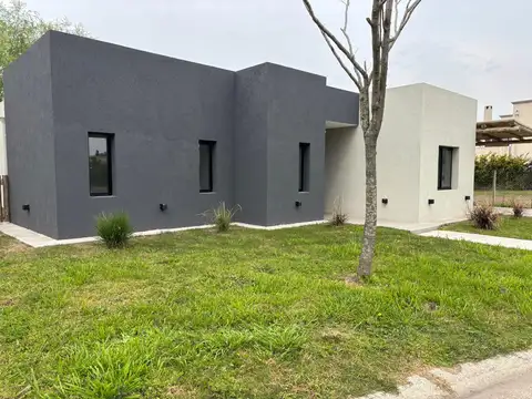 Casa en Venta en Pilar del Este - Santa Emilia, USD 180.000