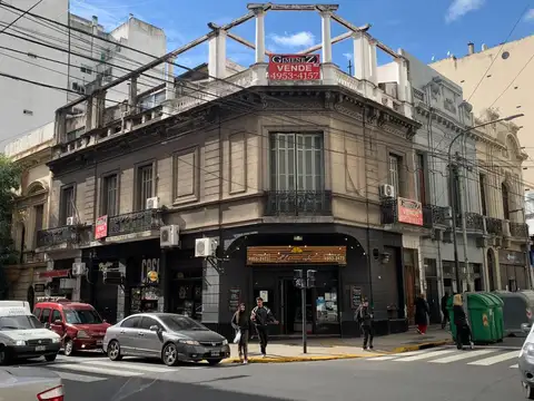 VENTA PH Primer y Segundo piso uso comercial 292m2 U$S265000