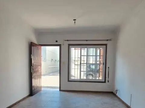 Departamento en Alquiler en Ramos Mejía, $ 1.400.000