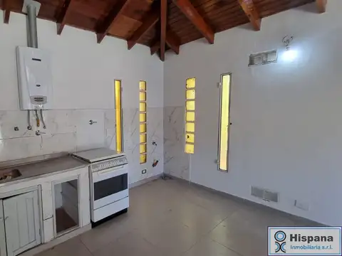 Casa 3 ambientes con 1 baño