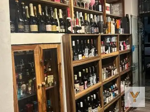 3 de Febrero e/ Av. Mitre y Esteban Merlo