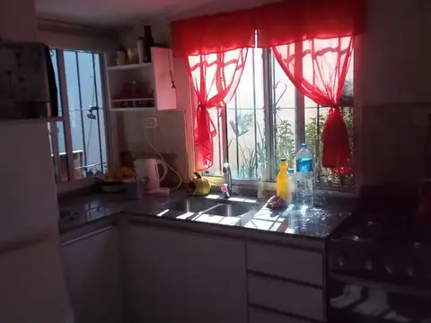 Casa 3 ambientes con 1 baño