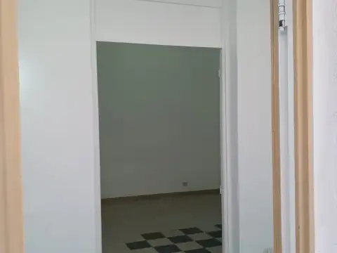 Local en Alquiler Via Púb.