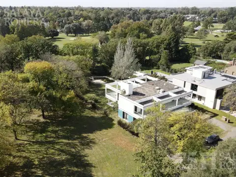 Casa en Venta 10 ambientes Club de Campo Armenia