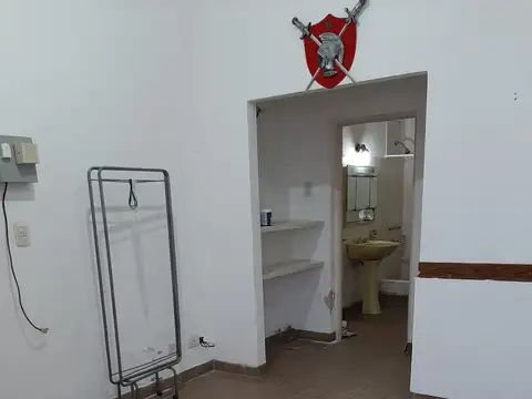 Departamento  tipo cas 2 ambientes    Exc. Ubic, s/ C Calle Parana 2  cuadras de la estac . pleno centro comercial