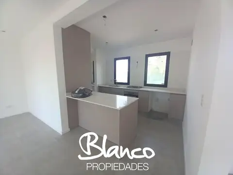 Casa en Venta en La Cuesta, USD 215.000