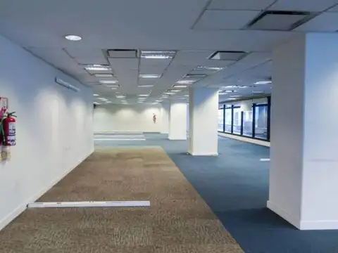 Oficinas Comerciales . Planta Libre . Balcón . 8 Cocheras . Venta . San Nicolás . Microcentro