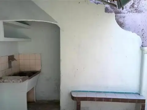 Casa en Alquiler en Azcuenaga, $ 400.000