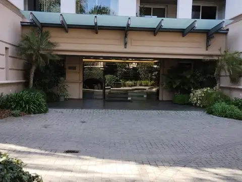 Village Plaza Jeronimo Cardan 5750 , Piso 4