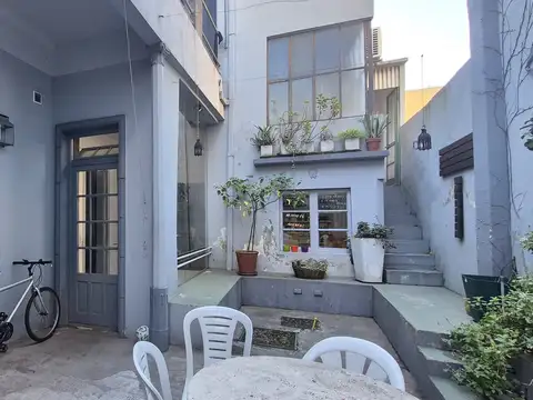 Casa de Estilo en Venta Modernizada Respetando Materiales Originales Patio + Terraza Ideal Ampliar * Núñez!
