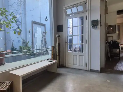 Casa de Estilo en Venta Modernizada Respetando Materiales Originales Patio + Terraza Ideal Ampliar * Núñez!