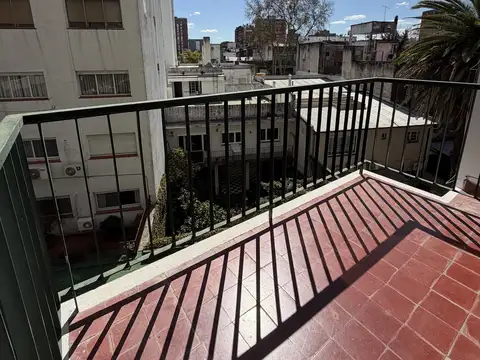Juan José Paso 200, Piso 3