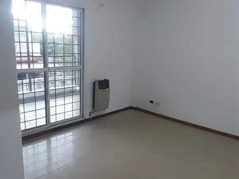 Departamento en Alquiler en Tristan Suarez, $ 350.000