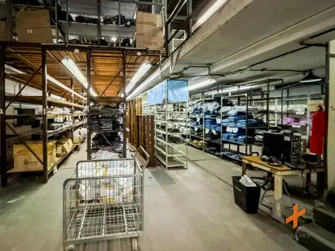 Galpón / Local comercial 9 de julio e italia