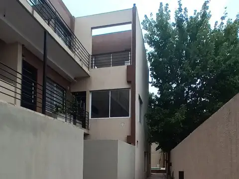 VENTA PH 2 AMBIENTES BALCON CASTELAR