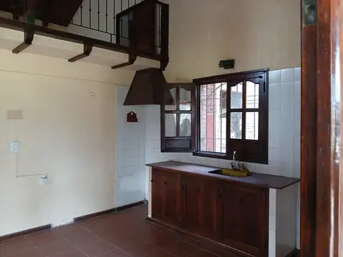 Casa sobre R51 entre La Silleta y Campo Quijano Gran terreno