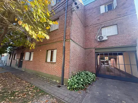 VENTA - Departamento planta baja, 2 dormitorios y cochera - Belgrano, Rosario