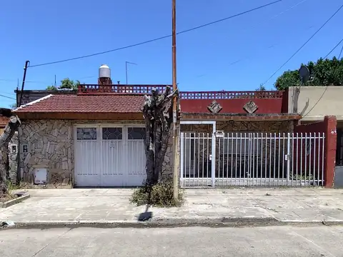Casa en venta 3 ambientes V. Luzuriaga