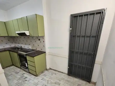 Depto Tipo Casa en Alquiler 50 años