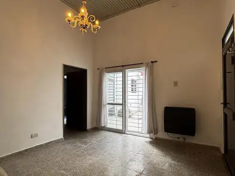 Depto Tipo Casa en Venta en República De La Sexta, USD 65.000