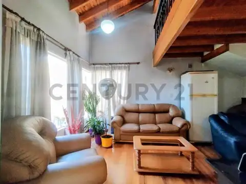 Casa 5 ambientes con 4 baños