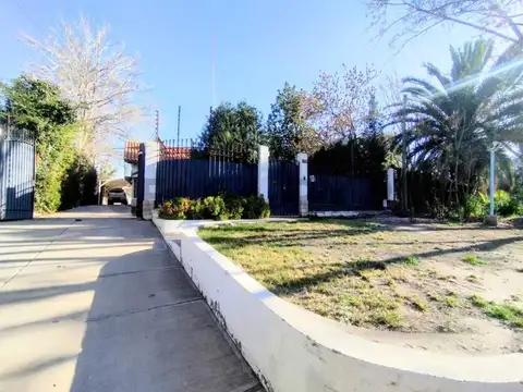 Av. mathus  hoyos 5500, Piso 0