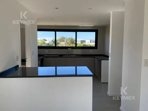 Casa en Venta en Pilar del Este - Santa Elena, USD 227.000