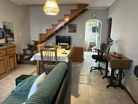 Depto Tipo Casa 4 ambientes con 2 baños