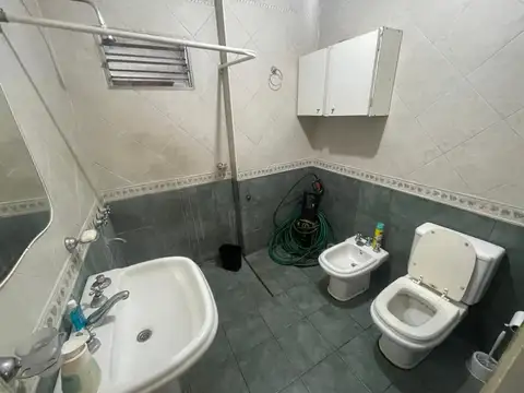 Casa en Guernica, sobre calle Peru