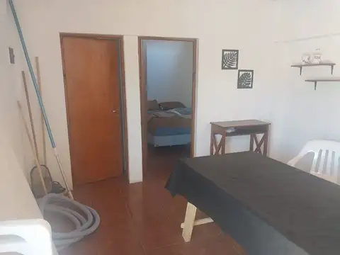 Casa 2 ambientes con 1 baño