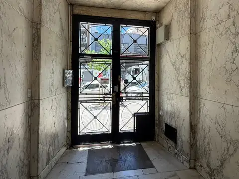 Avenida Rivadavia al 2000