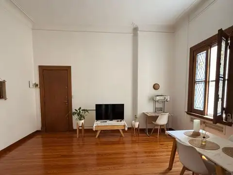 Departamento contrafrente 2 ambientes 60m2 todo luz y sol Av. Rivadavia al 2000